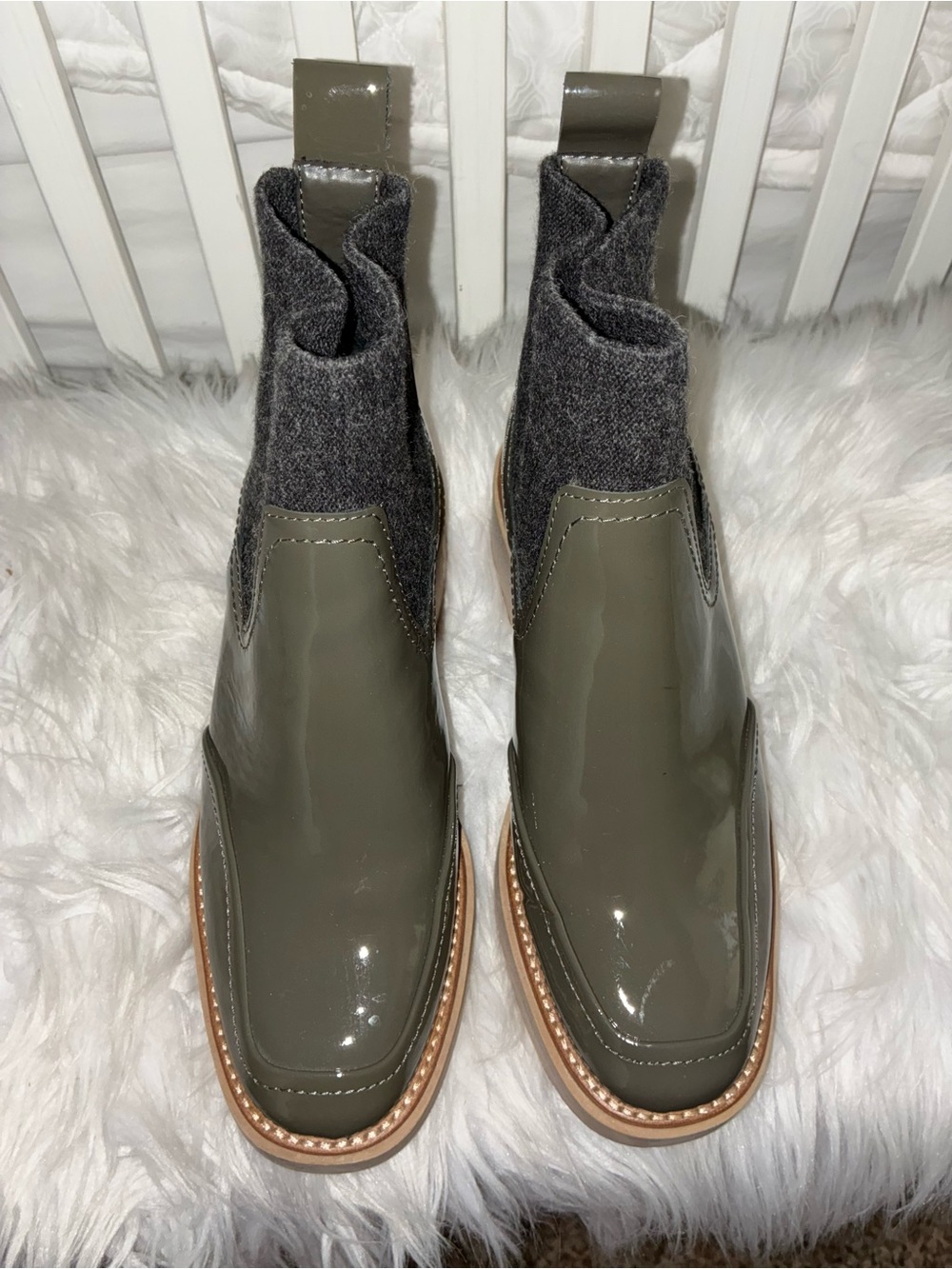 Dolce Vita Saline H2O boots olive patent leather finish grey knit cuff Sz 8 - Picture 2 of 9